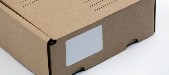Blank label on a cardboard parcel